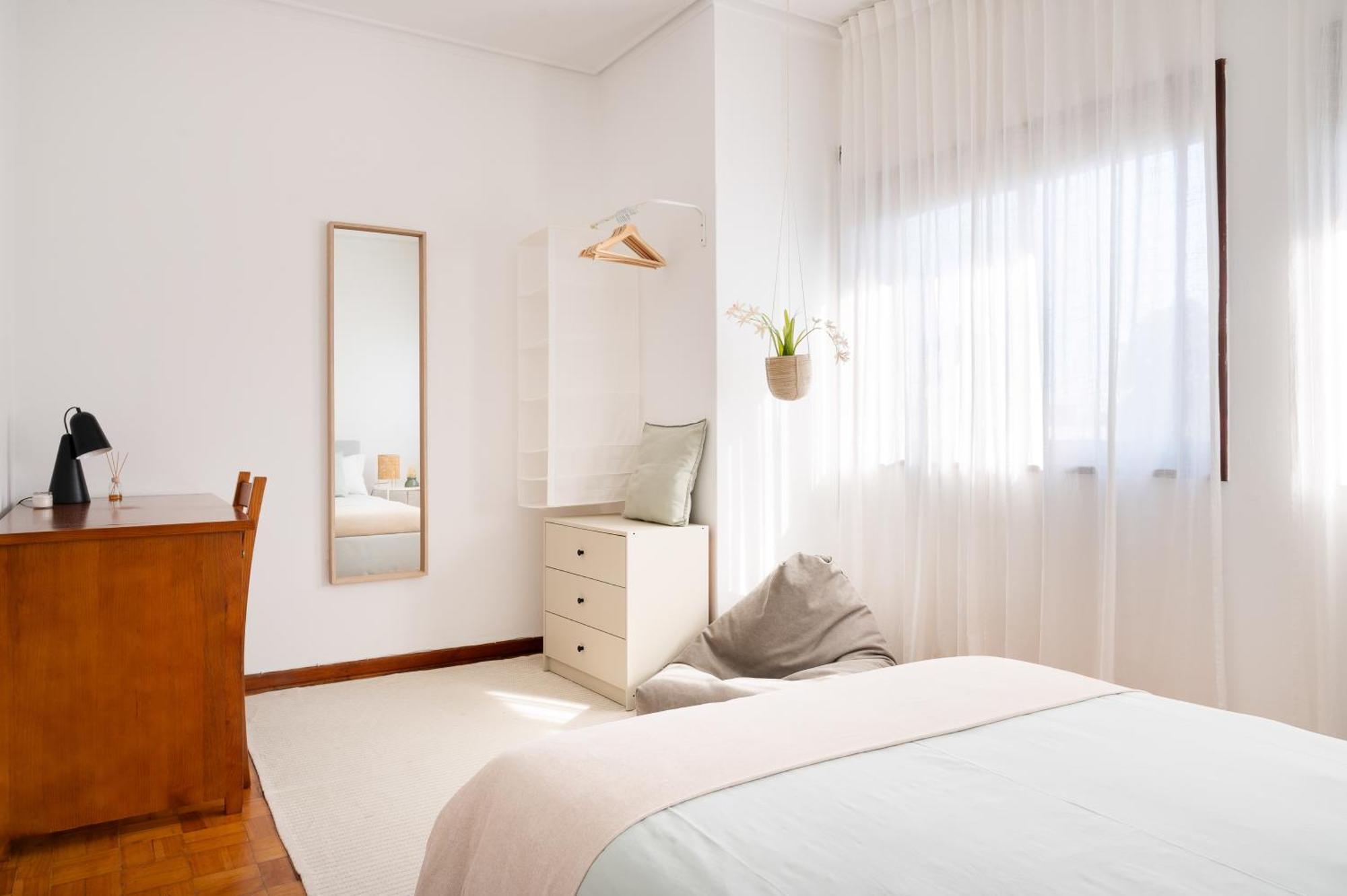! Bright 2Br Hammock Flat ! Praca Da Republica Apartment Porto Luaran gambar